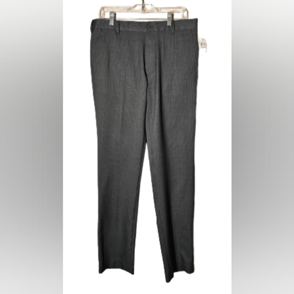 Van Heusen Other - Van Heusen Traveler Slim Fit Flat Front Pants Men's Size 32 x 32 NWT